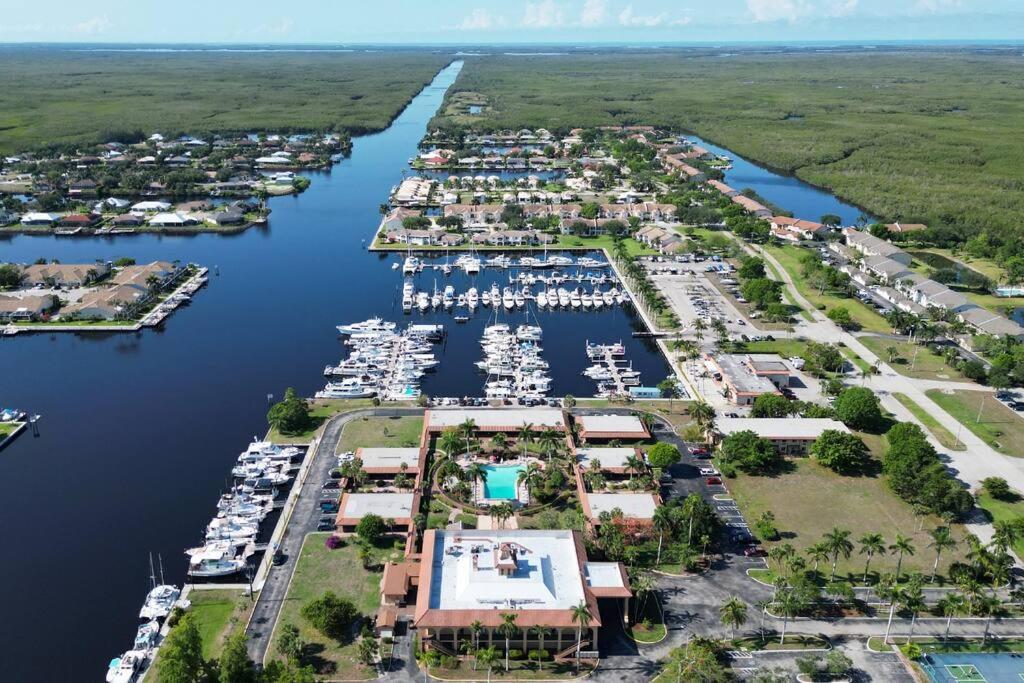 Marina Getaway On The Water! Διαμέρισμα North North Naples Εξωτερικό φωτογραφία