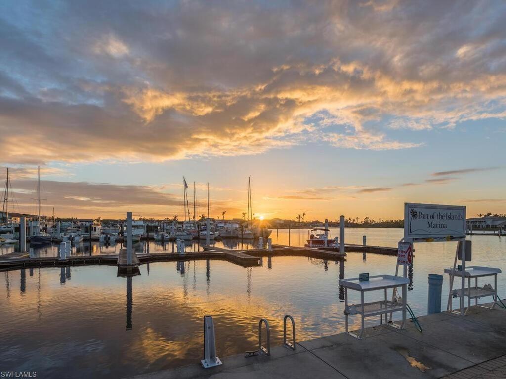 Marina Getaway On The Water! Διαμέρισμα North North Naples Εξωτερικό φωτογραφία